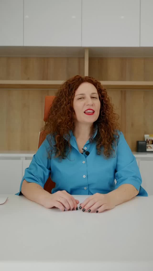 Η ακμή δεν είναι μόνο “εφηβική υπόθεση”!
Όλο και περισσότεροι ενήλικες εμφανίζουν ακμή, και όχι τυχαία.
Ορμόνες, στρες, διατροφή, κακή διατροφή και υπερβολικά skincare routines και trends χωρίς καθοδήγηση… όλα παίζουν ρόλο.
Η ακμή είναι ιατρικό ζήτημα. Και όσο την αγνοείς, τόσο αυξάνεται ο κίνδυνος για ουλές.
👉 Δεν χρειάζεσαι περισσότερα προϊόντα.
👉 Χρειάζεσαι σωστή διάγνωση.
#acne #adultacne #dermatology #skinhealth #skincaretips doctorkor skincareroutine skincare loveyourskin